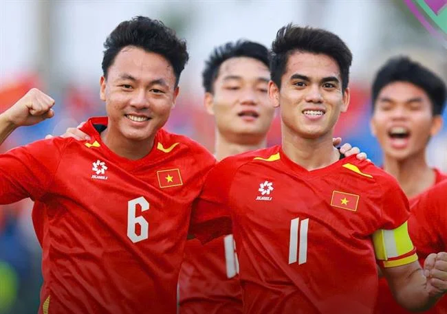 Điện thoại thông minh hiển thị ứng dụng cá cược 188bet 250 cổng game với giao diện thân thiện